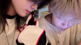 Agak ambigu
