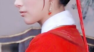 幸好你重返娱乐圈第二年就遇到了谢大人，这样的大女主，如今已不多见！【钟欣潼】