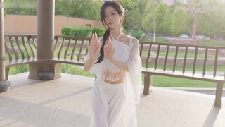 "Mitos Indah" "Aku menari tarian ini hanya untukmu"