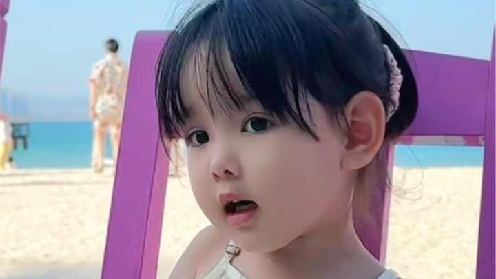 Taking my chatty daughter on a trip~