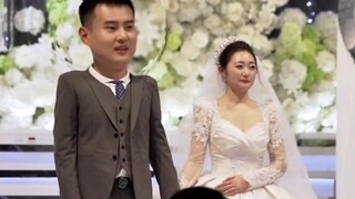 伴娘团婚礼上的操作，直接给新郎新娘整社恐了……