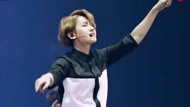Màn trình diễn live "Butterfly Girl" tuyệt vời nhất của EXO, thật may mắn khi tất cả các bạn đều có 