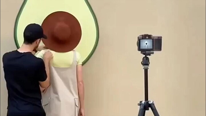 จับตาดูให้ดี! ผู้หญิงคนนี้ได้ปลดปล่อยเสน่ห์อันไร้ที่พึ่งของเธอผ่านงานศิลปะ!