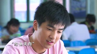 The poor boy had simple meals, but his roommate had a feast. The ending made people cry.