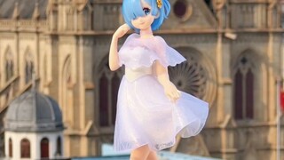 Have you ever seen the sparkling Rem? The glasses factory white dress Rem prize! Rooftop unboxing [B