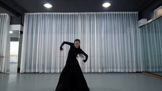 Percayalah, saya jatuh cinta dengan tarian Mongolia [Musim Dingin] begitu saya menarikannya. Tariann
