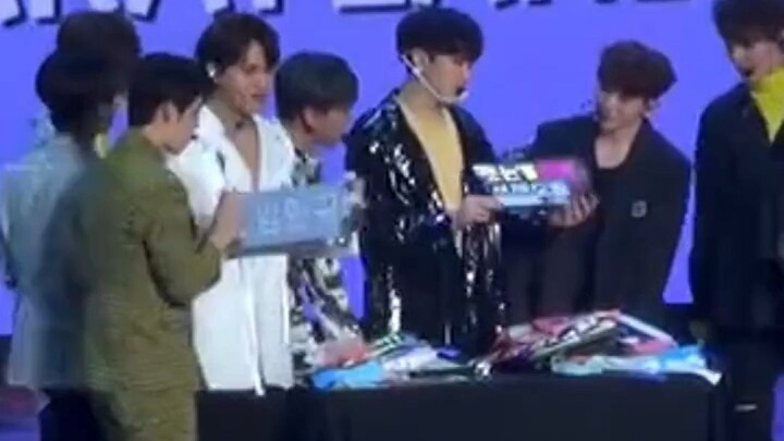 โฮชิ: อยู่ดีๆ ผมก็เลิกอินสตาแกรมแล้ว