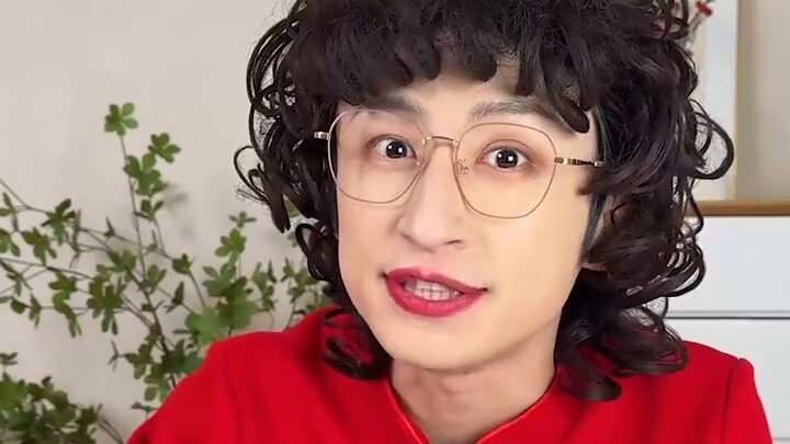 هل يخفي المصمم مهاراته هكذا خوفًا من أن أسرق فضلك؟!