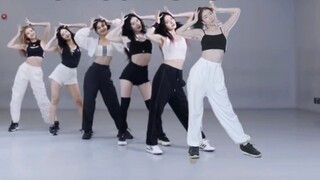 [Sampul] Rebirth: Saya anggota ITZY! Orang keenam tiba-tiba muncul di ruang latihan! (sepatu kets lo