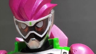 Màu hồng tạo nên ba màu khác biệt? Bandai shf Kamen Rider Exide tái bản, nhận nhiều hơn một