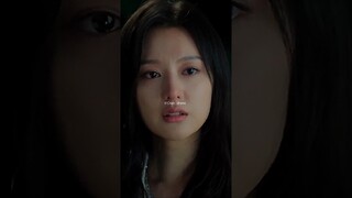 He was worried to death for her🥹#kdrama #shorts #love #kimsoohyun #queenoftears #kimjiwon #ytshorts