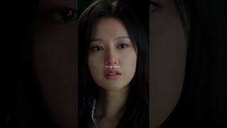 He was worried to death for her🥹#kdrama #shorts #love #kimsoohyun #queenoftears #kimjiwon #ytshorts