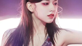 "There's no fan who wouldn't fall in love with her fierceness and attitude on stage." [Cheng Xiao | 