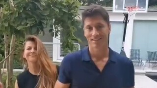 巴萨买了一个舞王