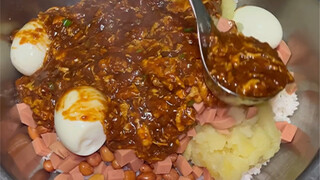 ข้าวกล่องอีสานใหญ่ อร่อยเด็ด!