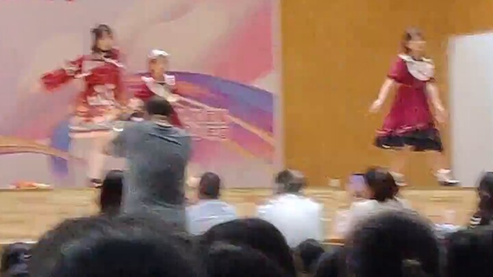 ออกจากการเต้นรำ A Li Jinghong เมื่อวันที่ 4 พฤษภาคม "Da Xi"