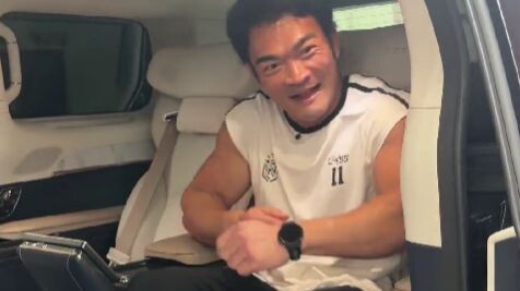 Car‑lifting challenge—looks super easy; feels like they’re just here to hand me the cars on a silver
