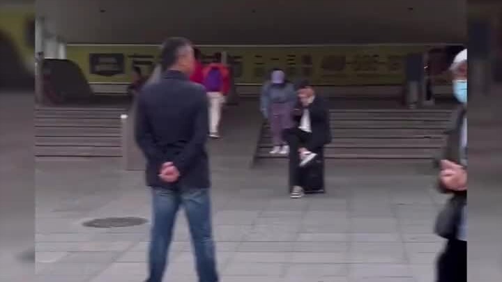 A roundup of daughters who seem to have fallen from the sky—man, these girls really know how to push