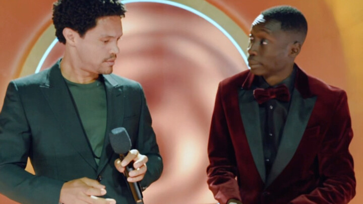 Yes, it’s me! Finally I’m on  Bilibili¯\(ツ)/¯大家好！我是无语哥本哥，很高兴正式入驻B站！生活越复杂，越要简单摊手～