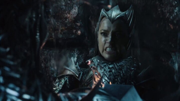 [Movie&TV] Steppenwolf Snatching the Mother Box Hidden in Atlantis