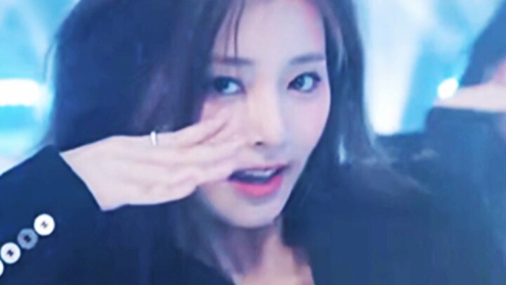 “แค่จังหวะเดียวในกล้องก็พาคุณฝ่าวงล้อมออกมาได้”