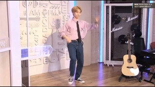 วงดนตรีที่ชอบเต้นที่สุด | เต้นเพลง Just Right ของ GOT7 และ Maniac ของ Stray Kids ต่อหน้ายองแจ GOT7