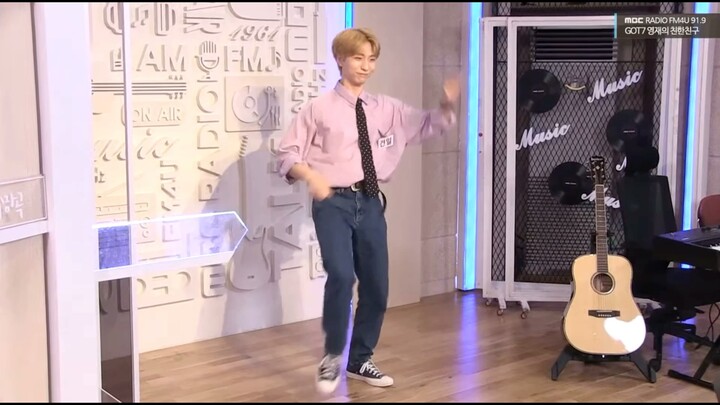 The Band That Loves Dancing the Most | Performing GOT7's "Just Right" and Stray Kids' "Maniac" in Fr