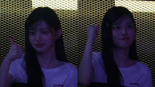 ILLIT Minju 在 LoL Park!  🥰