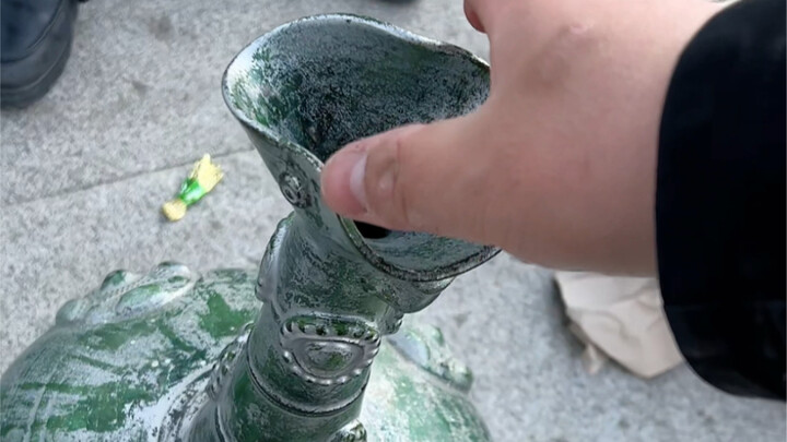 Even the Lion Camel Ridge would shake their heads at this Yin-Yang Bottle!