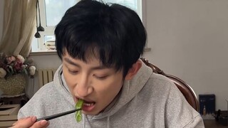 初次搭伙过日子还不太熟练！