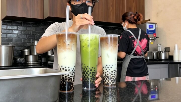 เจ้าของร้านคิดว่าตัวเองกำลังขายชานมไข่มุก ทั้งที่จริงๆ แล้วลูกค้าทุกคนมาดื่มโจ๊ก!