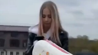 The girl was confused~