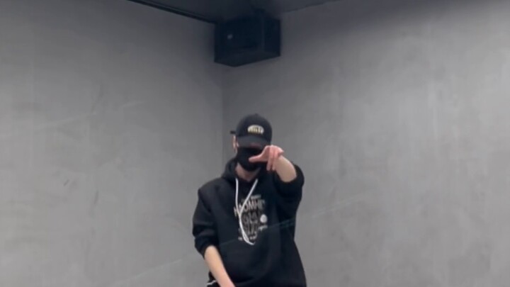 The dance is not easy to dance, but it looks good.