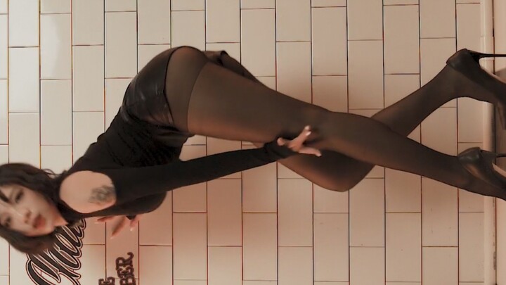 الشاشة الكاملة بالأعلى والأسفل تقترب