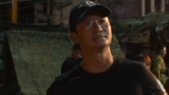 A Thousand Miles Home: Hãy xem Ngô Kinh tóm tắt cảm giác đắm chìm trên phim trường "A Thousand Miles