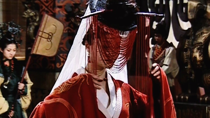 Jangan lepas dulu, jangan lepas! Biar aku coba tebak… A Ru adalah yang paling jelek di antara para s