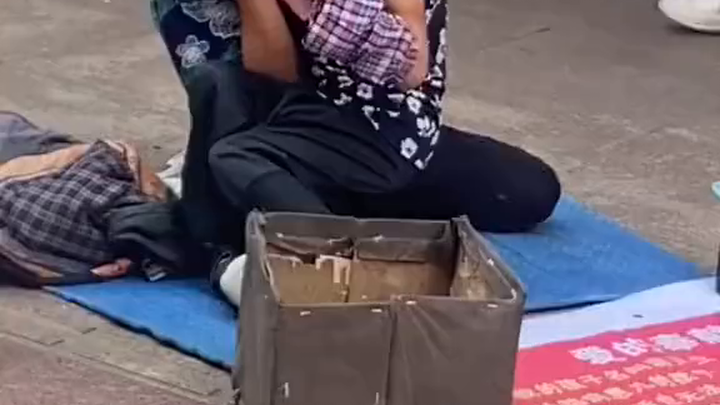Suspected epileptic seizure; the elderly mother’s forehead was even bitten until it bled.