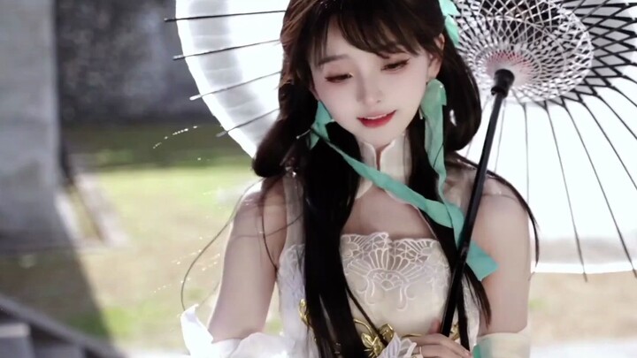 "قائمة الأغاني الأكثر رواجًا، العدد التاسع": ١٠٠ فتاة جميلة يرقصن على أنغام أغنية "استيقظ". لا داعي 