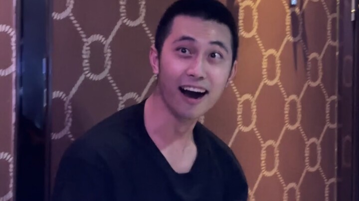 Last week, at the after-party after the impromptu barbecue party organized by Wu Huo, there was the 