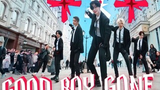 เพลงคัมแบ็กของ TXT อย่าง “Good Boy Gone Bad” ถูกเต้นในสตรีทสไตล์สุดเท่ ออร่าของพี่น้องคู่นี้ช่างแข็ง