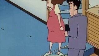 In "Crayon Shin-chan", Shin-chan plays two roles, playing a loving couple