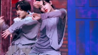 【พักซองฮุน】ช่วงเปลี่ยนมือที่ดูได้หมื่นครั้ง ท่าเต้นกรอบใหญ่ของคนที่เคยฝึกสเกตลีลาแล้วนั้นช่างน่าดูเห