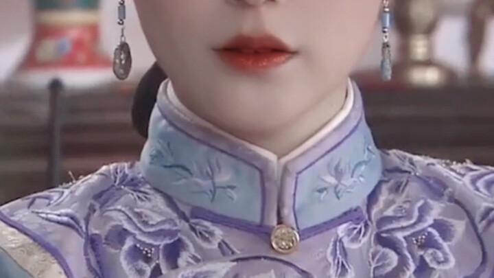 Ya ampun... benar-benar mengerti mengapa Fiona Sit tidak melihat kamera sepanjang wawancara tahun it