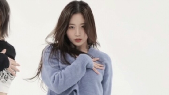 【Wu Haiyuan】Innocent personification + white-and-black contrast; some say her movements aren't impre