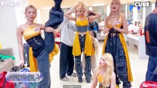 面姐舒华模仿中村一叶标志性高抬腿劈叉！