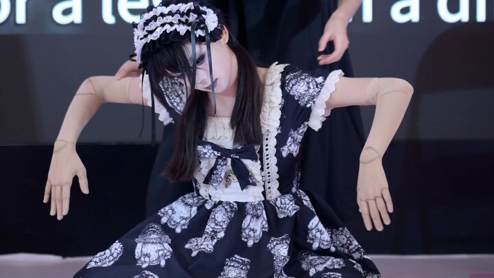 【จื่อหลิน】(มนุษย์มีความยืดหยุ่นสูงขนาดนี้เลยเหรอ) ปกป้องดวงตาของพวกคุณไว้ให้ดีนะ ฉันจะดึงตัวใหญ่แล้ว