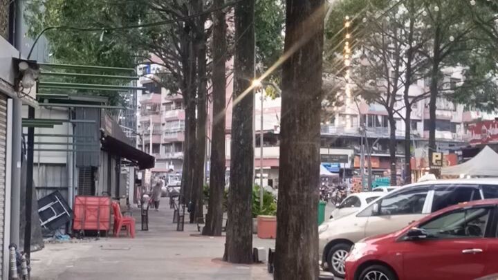 Title:🇲🇾 ملائیشیا کی خوبصورت سڑکیں | Malaysia Road View 🌴🚗Description:ملائیشیا کی خوبصورت سڑکوں،