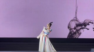 The solo dance "Banquet and Joy" performed by the Huizhou No. 1 Middle School Dance Troupe at the 59