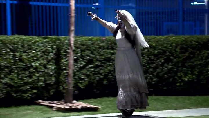 YouTube ได้ชมวิดีโอตลกสยองขวัญครึ่งหลังไปแล้วหลายล้านครั้ง และมันก็ทรงพลังอย่างเหลือเชื่อ