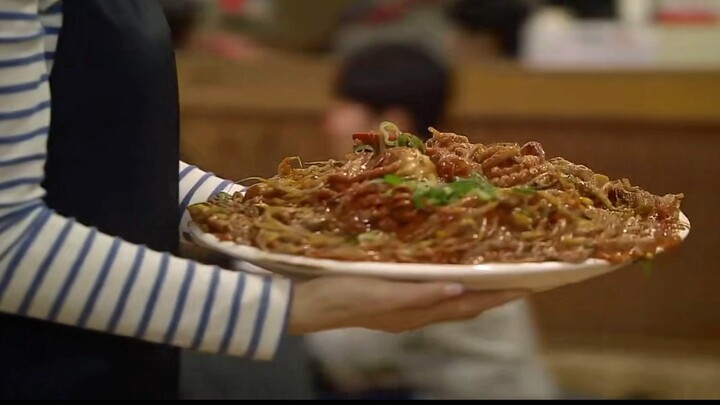 Kompilasi adegan dari serial "Let's Eat"